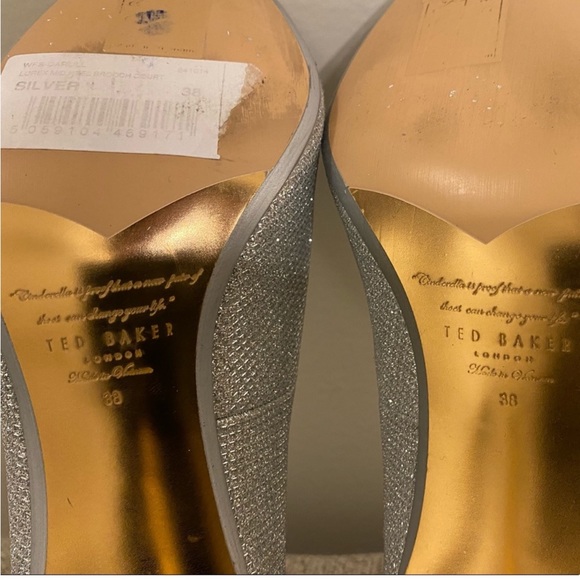 Ted Baker Darlill Metallic Brooch Heel Pump Silver Ted Baker London - Picture 15 of 16